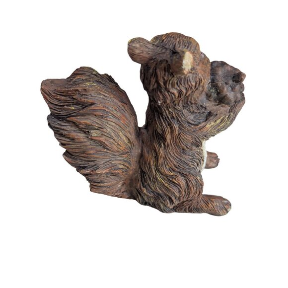 Hand-Painted Resin Squirrel Figurine Holding Acorn Woodland Animal Decor - Picture 3 of 8